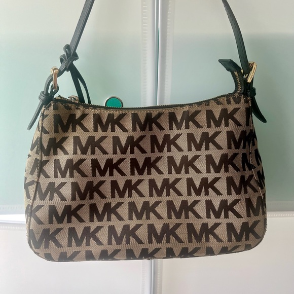 Michael Kors Jet Set Signature Jacquard Logo Canvas Shoulder Bag - Picture 3 of 4